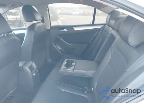 2013 Volkswagen Jetta 2.5L Se z USA, uszkodzony, nr VIN 3VWDP7AJXDM404078